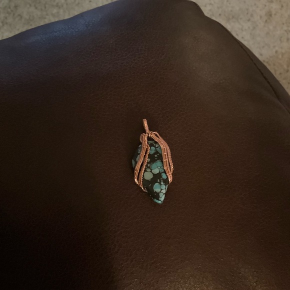 Meet your Posher, Jennifer - Picture 3 of 6